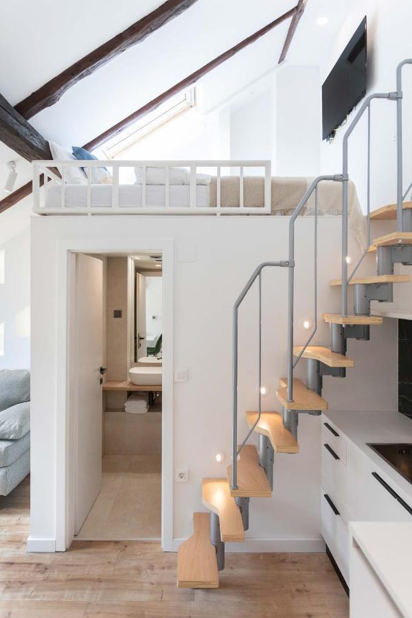 Modern Loft With Gallery In City Center Zagreb Exterior photo