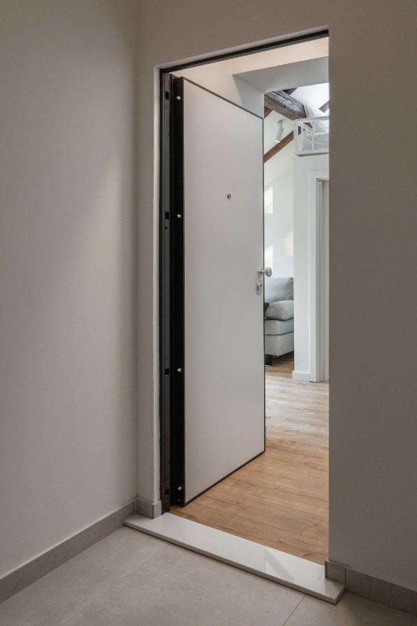 Modern Loft With Gallery In City Center Zagreb Exterior photo